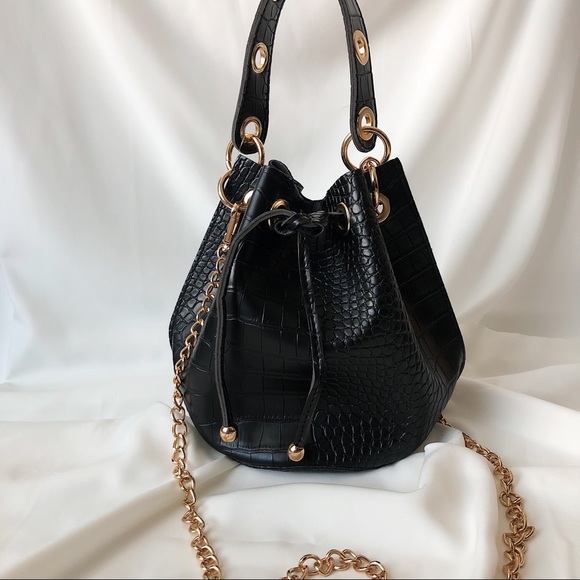 Croc Bucket Bag - Picture 4 of 8